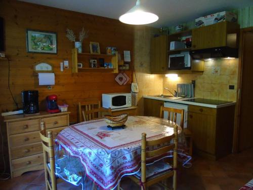 Chatel Apartment | Appartement à Châtel: 2 Pièces, 4 Pers. - Proche Télécabine et Navettes gratuites, Balcon Exposé S-E - FR-1-198-113