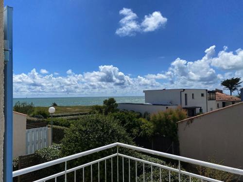 Jard-sur-Mer House | Appartement à deux pas de la plage avec balcon-terrasse - FR-1-336-112