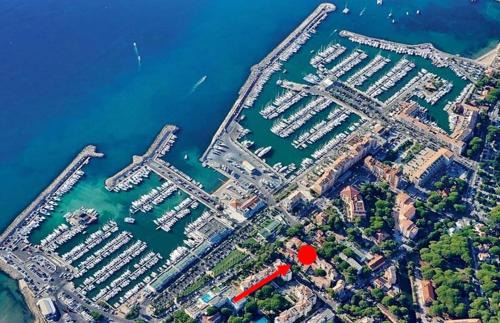 Toulon - Hyeres Apartment | Appartement 2 pièces avec Balcon, Clim et Parking au Port de Hyères
