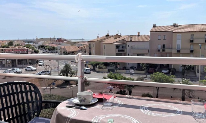 Port-la-Nouvelle Apartment | Appartement 2 pièces climatisé avec balcons, proche plage et commerces, Port-la-Nouvelle - FR-1-229C-83
