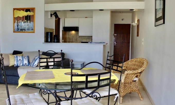 Villeneuve Loubet Beach Apartment | Appartement 2 Pièces avec Climatisation, 4 Couchages, à 100m de la Plage - FR-1-252A-33