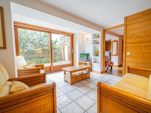 La Clusaz Apartment | Appartement 3 chambres avec terrasse, centre village, piste et commerces à pied, garage et WIFI - FR-1-437-104