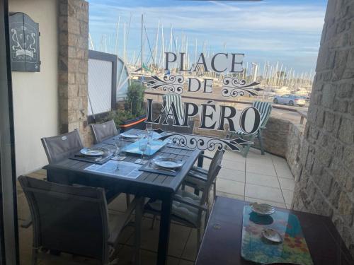 Arzon Apartment | Appartement 3 pièces de 52 m2 face au port du Crouesty avec terrasse de 18 m2 parking privé et wifi gratuit