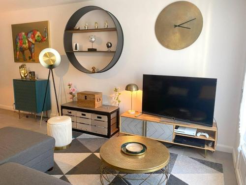 Tregastel Apartment | Appartement 3* rénové, 1 chambre, WIFI, à 200m plage de Trégastel, centre, vélos électriques offerts - FR-1-368-229