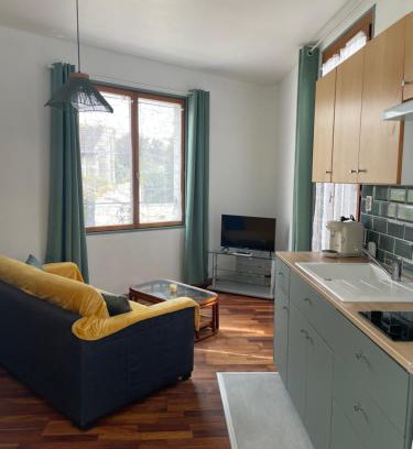 Luc-sur-Mer Apartment | Appartement 35 m2 1er étage 200 m de la mer avec jardin