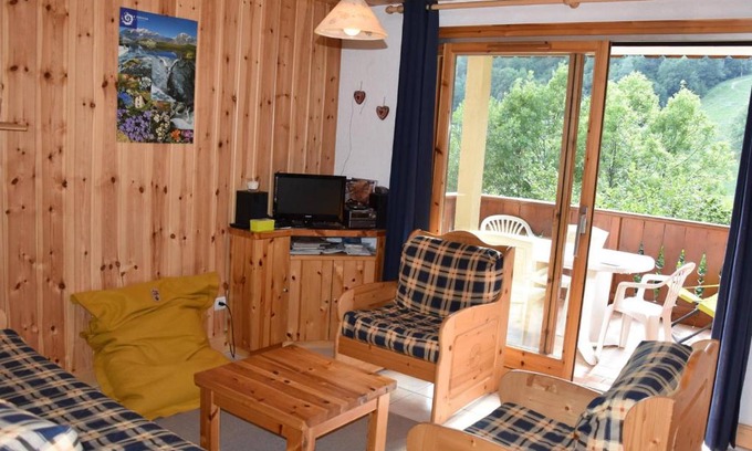 Champagny-en-Vanoise Apartment | Appartement cosy près des pistes avec garage, animaux acceptés - FR-1-464-128