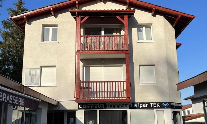 Cambo-les-Bains Apartment | Appartement Cambo-les-Bains, 2 pièces, 2 personnes - FR-1-495-24