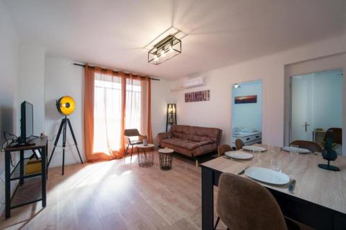 Larose Apartment | Appartement climatisé 3 chambres avec terrasse idéal pour 6 à 8 personnes