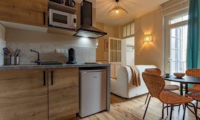 Saint - Aubin - Dupuy Apartment | Appartement Colombette - Welkeys