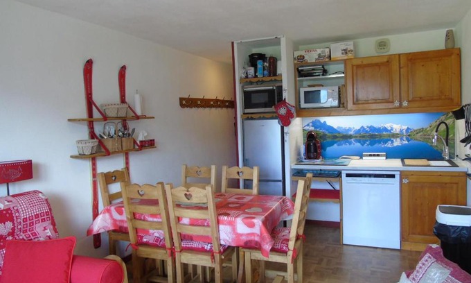 Valfrejus Apartment | Appartement cosy 2 pièces + cabine, 6 pers., proche télésièges, commerces, avec balcon et équipement complet - FR-1-561-28