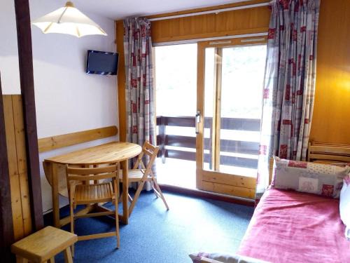 Meribel-Mottaret Apartment | Appartement cosy 4 couchages à Méribel, bord de pistes - FR-1-355-61
