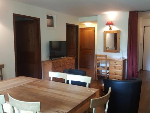 Brides-les-Bains Apartment | Appartement cosy avec WiFi, parking et animaux admis à Brides-les-Bains - FR-1-512-9