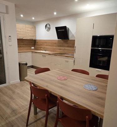 Longuenesse Apartment | Appartement cosy près de Sceneo et Auchan au dessus du fleuriste Bellafleur