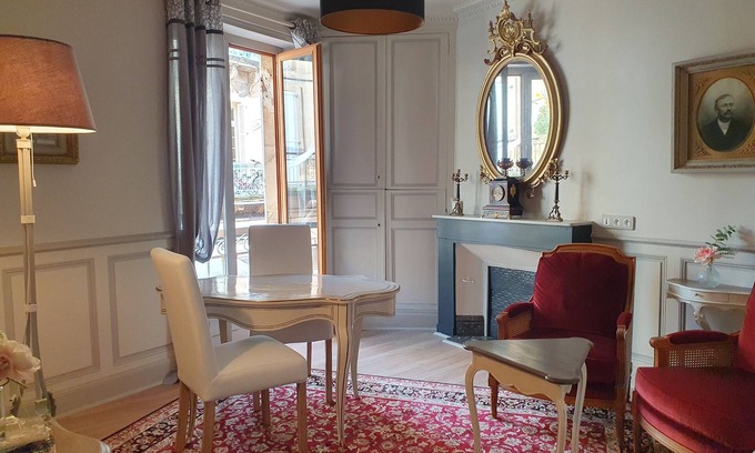 Sarlat-la-Caneda Historic Center Apartment | Appartement Dans le Centre Historique de Sarlat la Canéda