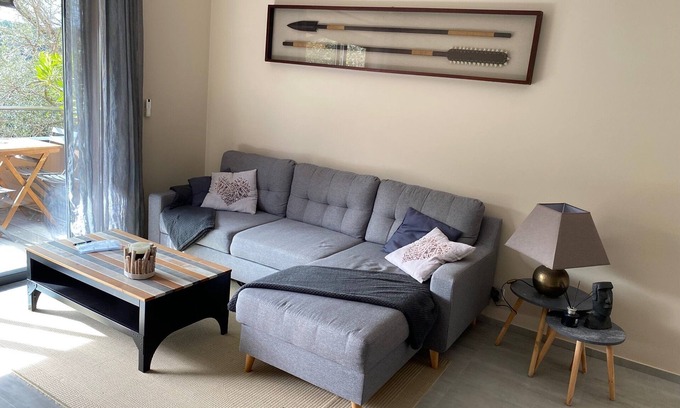 Viggianello Apartment | Appartement Deux Chambres Dans Résidence Calme et Paisible Toujours Ensoleillé!