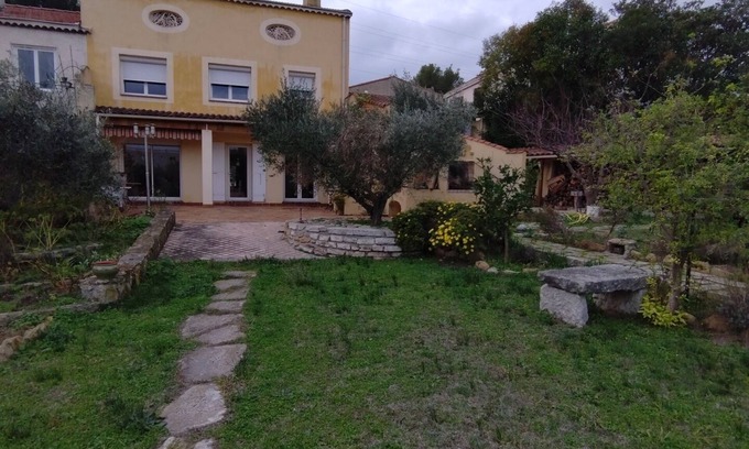 Martigues Apartment | Appartement EN REZ DE Jardin