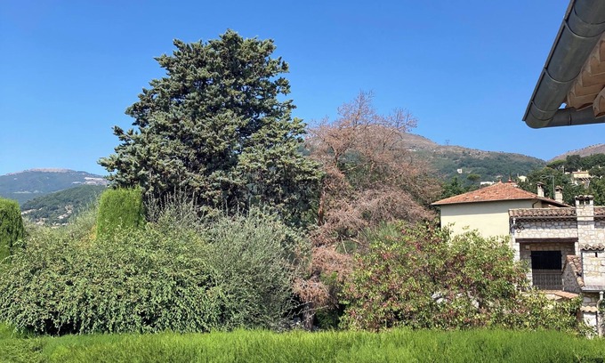 Vence Apartment | Appartement F3 Spacieux Avec Terrasse Idéal Pour une Famille Proche Centre Ville