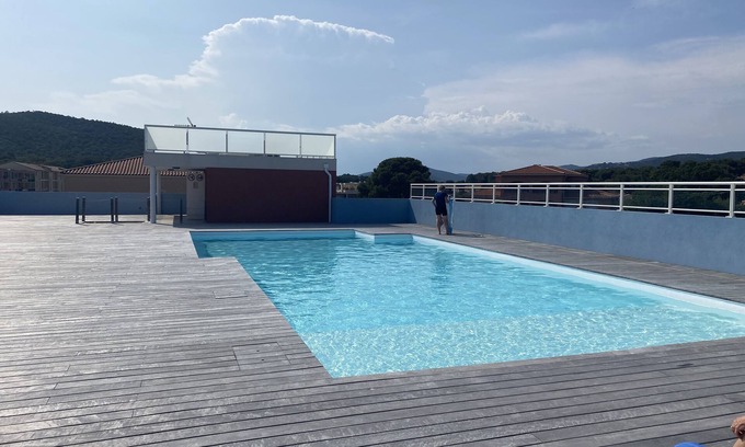 La Faviere Apartment | Appartement F2+ gde Terrasse, Garage Securisé, Piscine Dans L'immeuble vue mer