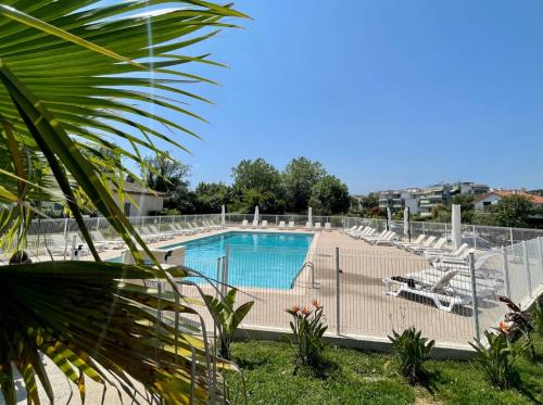 Mandelieu-La-Napoule Apartment | Appartement 202 - LES SUITES DE ROBINSON - Résidence avec piscine en bord de Siagne, à Mandelieu-La-Napoule