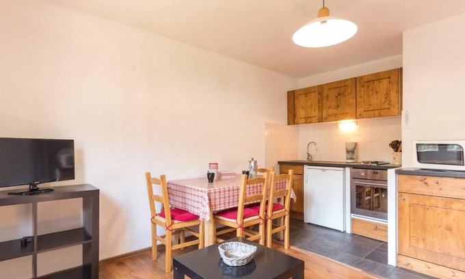 La Salle-les-Alpes Apartment | Appartement La Salle-les-Alpes, 1 pièce, 4 personnes - FR-1-330F-65
