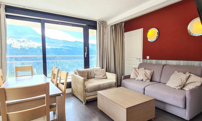Flaine Apartment | Appartement Lumineux au Pied des Pistes avec Piscine, Parking, Spa et Grande Terrasse - FR-1-425-18