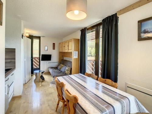 La Toussuire Apartment | Appartement lumineux 2 pièces avec balcons et animaux admis à La Toussuire - FR-1-417-123
