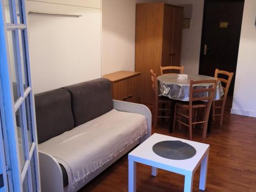 La Roche-Posay Apartment | Appartement meublé avec balcon - Animaux admis, WiFi - FR-1-541-146