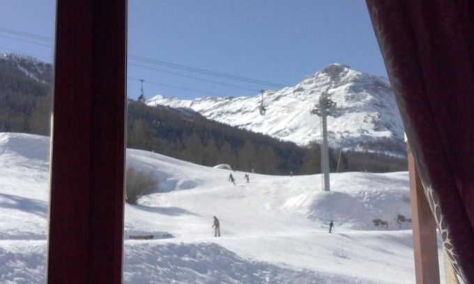 Lanslevillard Apartment | Appartement pour 4 personnes avec balcon exposé sud au pied des pistes à Val Cenis Lanslevillard - FR-1-508-172
