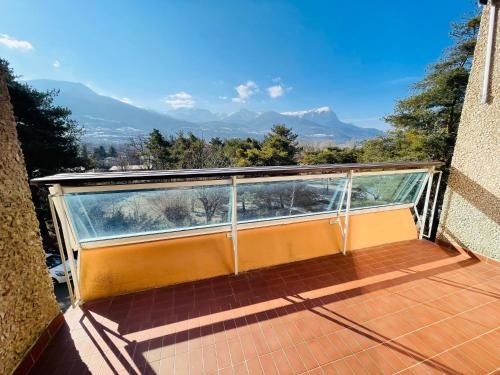 Embrun Apartment | Appartement rénové à 200m de la plage + garage