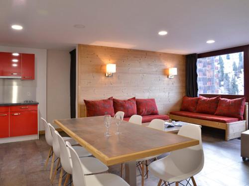 Macot-la-Plagne Apartment | Appartement rénové et chaleureux proche des pistes, 3 pièces + cabine pour 8 pers, animaux admis - FR-1-181-1922