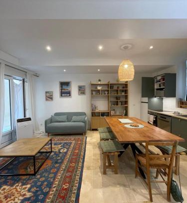Centre Historique Apartment | Appartement RDC avec cour privée - Narbonne Les Halles Centre Historique