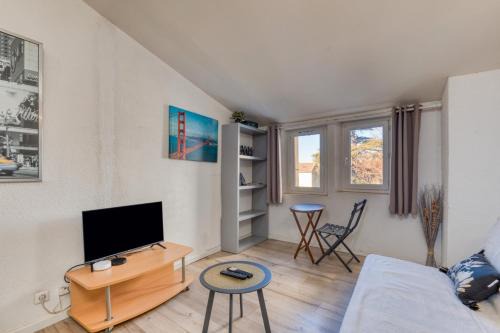 Pezenas Apartment | Appartement Sous Les Toits