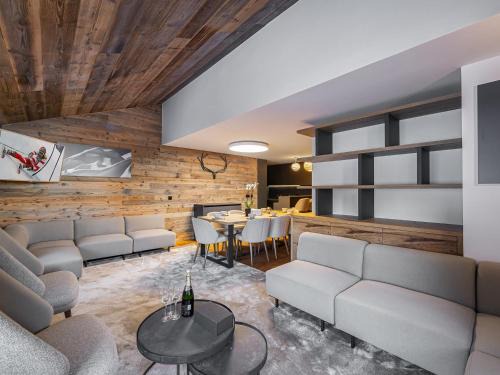 Courchevel Apartment | Appartement spacieux à Courchevel, 300m des pistes, parking, wifi et services inclus - FR-1-562-5