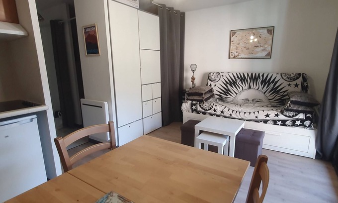 Arreau Apartment | Appartement T1 bis Avec Terrasse et Piscine Dans Résidence à Arreau