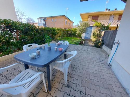 Marseillan Plage Apartment | Appartement T2 avec Grand Jardin, Terrasse et Parking - 4 Couchages à Marseillan Plage - FR-1-326-740
