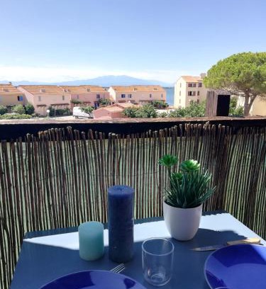 Le Barcares Apartment | Appartement Tout Confort à Cap Coudalere avec Vue magnifique sur le Canigou au bord du lac - Check in Automatisé - Parking gratuit - Aire de jeux d'enfants -