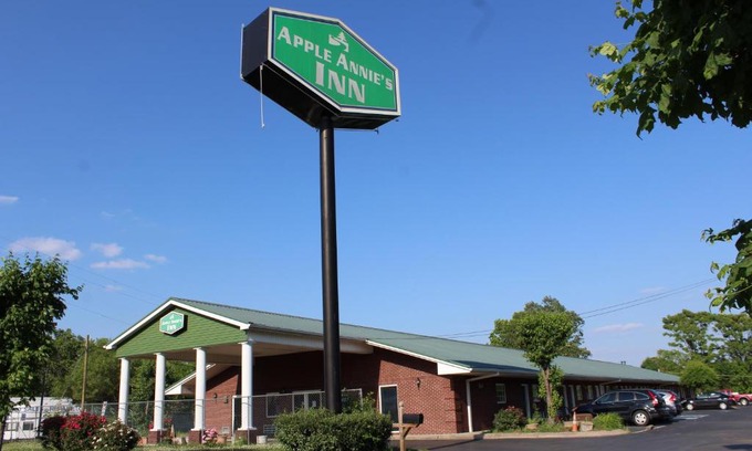 Talbot's Corner Hotel | Apple Annie's Inn