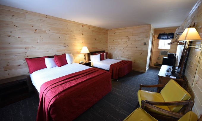 Mackinaw City Hotel | Apple Blossom Boutique