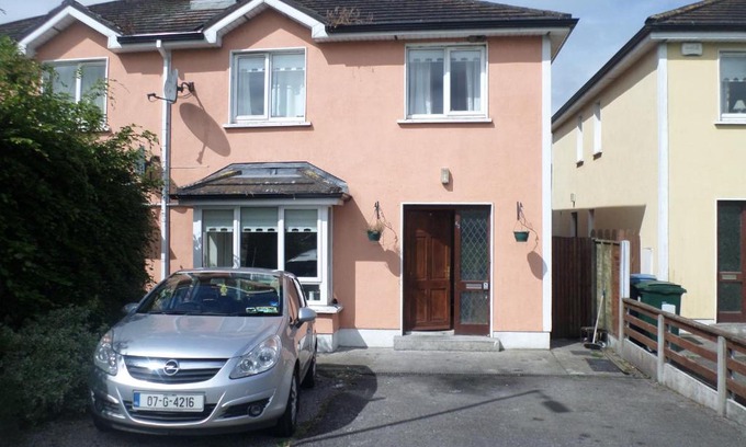 Loughrea House | Apple Guest House