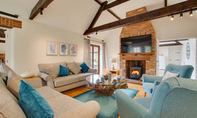 Docking House | Apple Tree Barn - Four Bedroom House, Sleeps 7