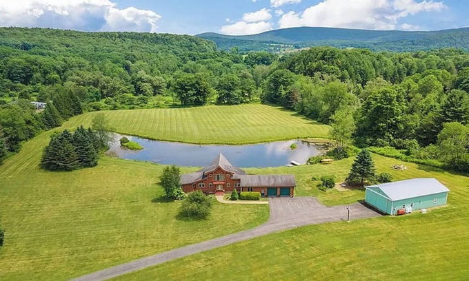 Cooperstown House | Apple Tree Pond