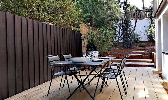 Pyla-sur-Mer Apartment | Appt No. 3 in villa. Garden, 2 bedrooms, sleeps 6 to 250 meters from the beach.