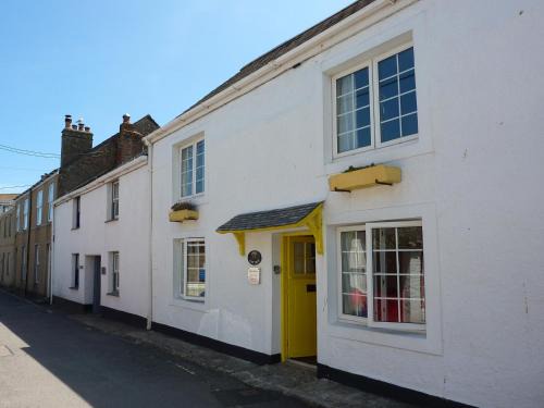 Coverack House | April Cottage
