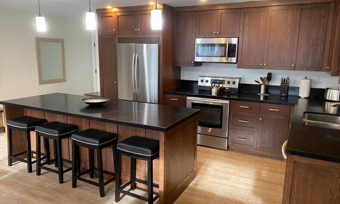 Carpinteria Apartment | Apt 10: Modern Luxury bright breezy steps to beach