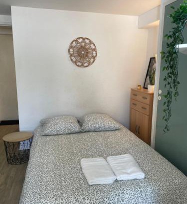 Laval Apartment | Apt cosy centre ville