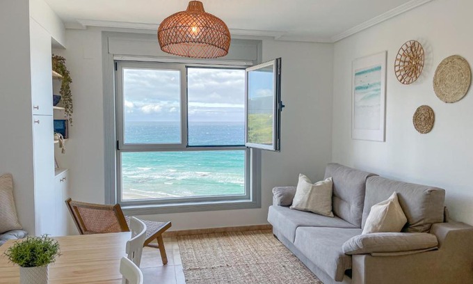 Malpica de Bergantinos Apartment | Apt ILUKA Nuevo con vistas al mar