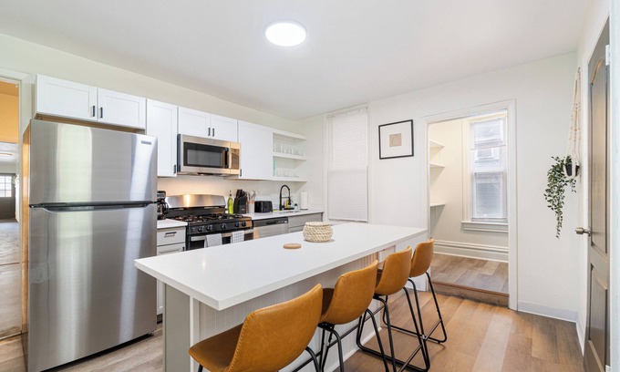 Mount Washington Apartment | Apt in Mt Washington, Minutes to Sheraton & City Skyline Views w/Pack'n Play