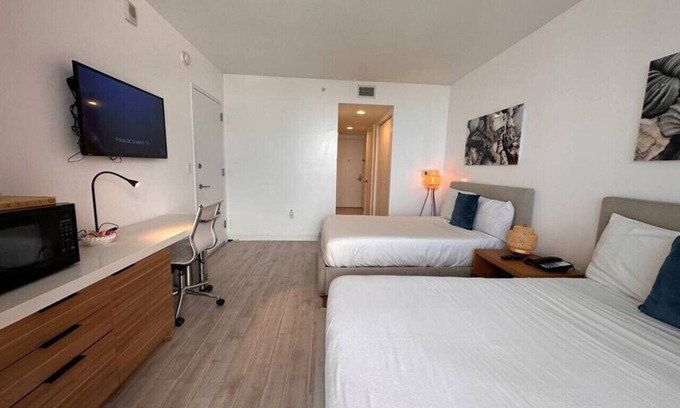 Hallandale Beach Apartment | Apt w/Incredible view, Beach Service and Pool