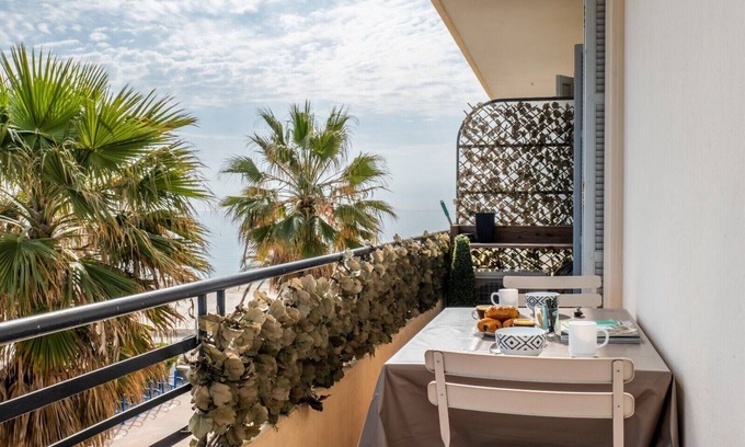 Villeneuve Loubet Beach Apartment | Apt With Balcony With Beach Vue