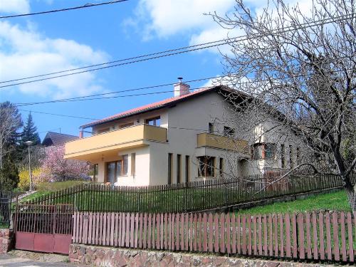 Revfulop House | Aqua Apartman
